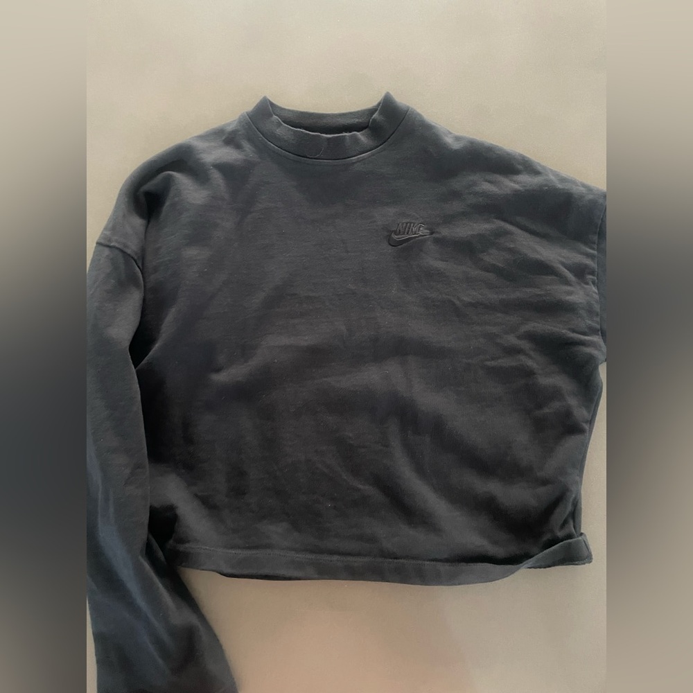 Nike Cropped Long Sleeve Sweatshirt – Small - black / charcoal